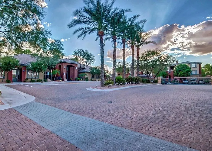 Gated Heated Pool Putt Near Papago Phoenix